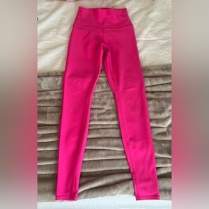 Women’s Alo Yoga Hot Pink Leggings
Size Small